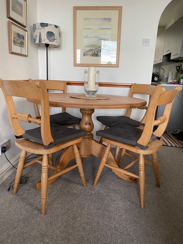 Solid pine round pedestal - solid,