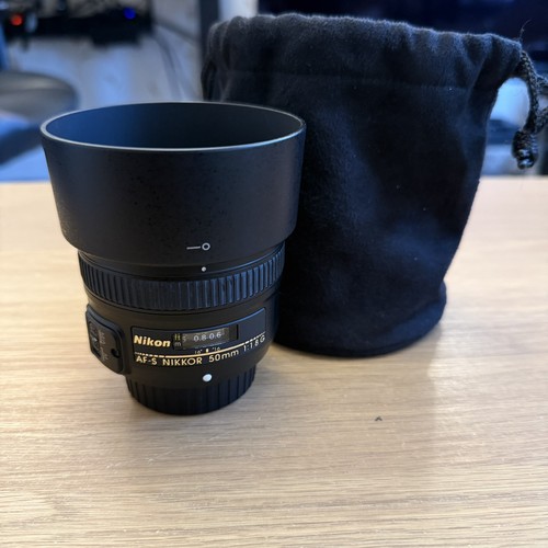 Nikon 50mm nikkor af - f/1.8,
