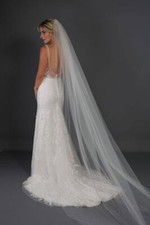 1 Tier Cut Edge Crystal Scatter Wedding Veil, cathedral length White Ivory