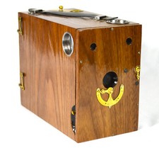 BOX CAMERA ANTIQUE 117 YR.OLD