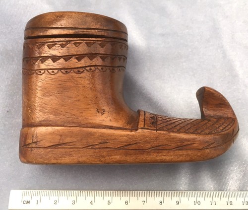 Rare vintage curled toe - *rare,