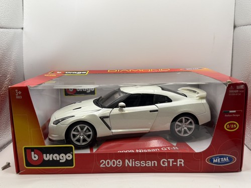 Burago scale nissan gtr - 1:18,