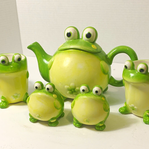 Green glazed ceramic frog tea - glazed,