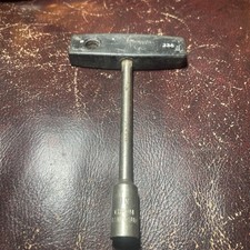 T Handle 10mm Nut Spinner. Has No336 On It. Used