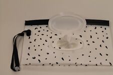 A pair of Babies wet wipe pouch re-useable Portable wet wipes dispenser