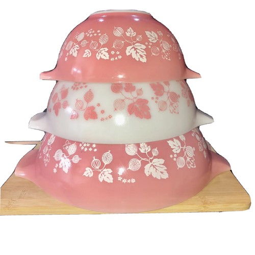Rare vtg pyrex pink white - pink,