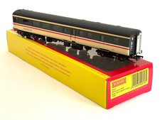 Hornby R4618 BR Executive MK2E Brake Open Standard Coach '9504'