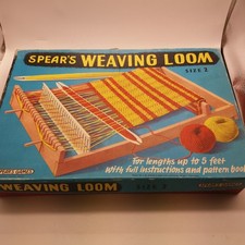 Vintage Spear’s Games Wooden Weaving Loom (size 2) 1960's / 1970's Loom (h16)