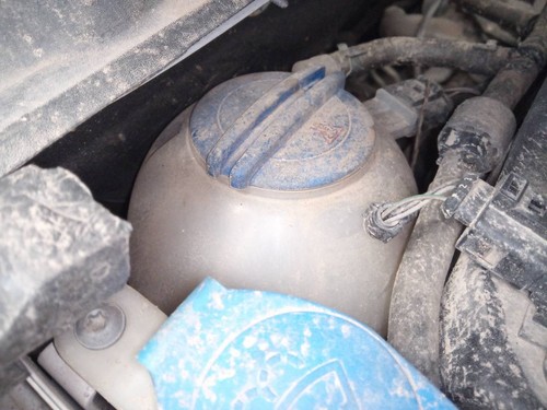 Coolant expansion tank - coolant,