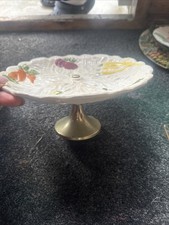 cake stand