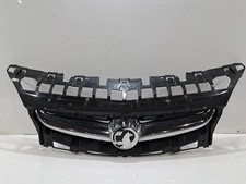 2013 VAUXHALL ASTRA Mk6 (J) 5 Door Estate Front Centre Upper Grille Grill