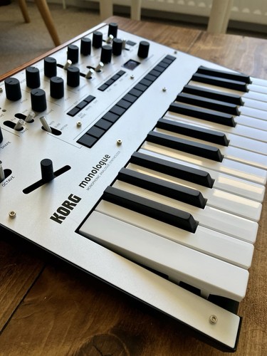 Korg monologue analogue - analogue, synth