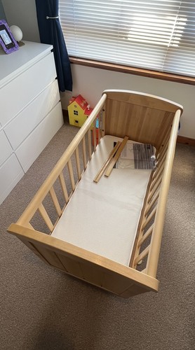 Mothercare deluxe gliding crib - deluxe,