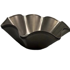 Black Fluted Metal Scalloped