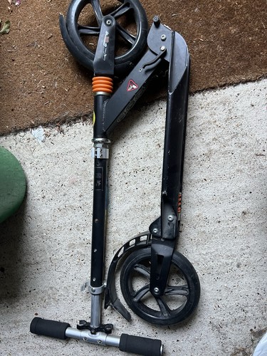 Black folding push scooter - black,
