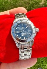 A LADIES QUARTZ OMEGA SEAMASTER 300 PROFESSIONAL BRACELET WATCH WITH BOX 2582.80