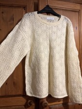 Women’s baggy knitted