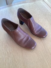 Ladies M & S Foot glove Shoes. Size 5. Brown Leather.