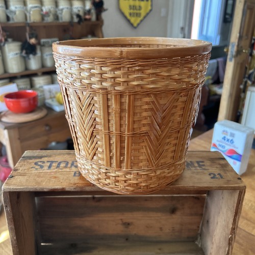 Vintage large wicker planter - large,