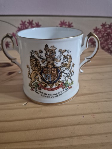 Vintage 1977 queen elizabeth - vintage,