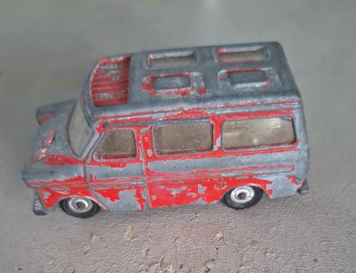 Diecast husky ford camper - husky,