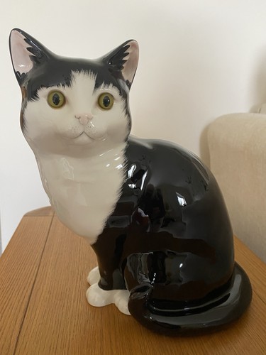 Large black white - &,