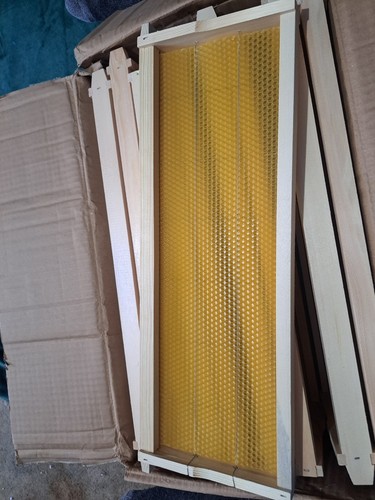 Beehive frame wired wax - wired,