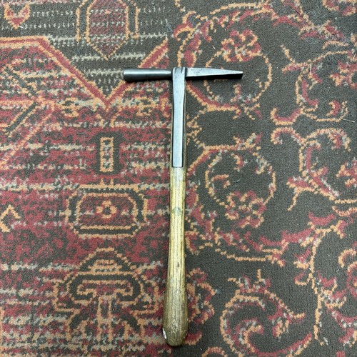 Vintage brades tack - brades,
