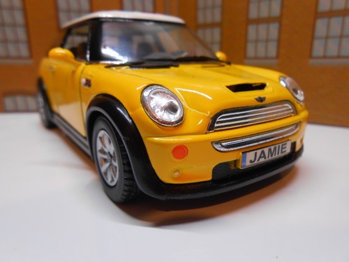 Personalised plates yellow - plates,