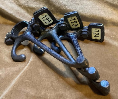 Cast iron school - numbered, coat