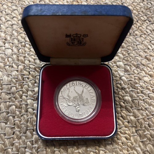 Queen elizabeth 1977 - queen,