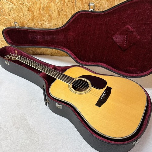 Morris acoustic guitar - morris,