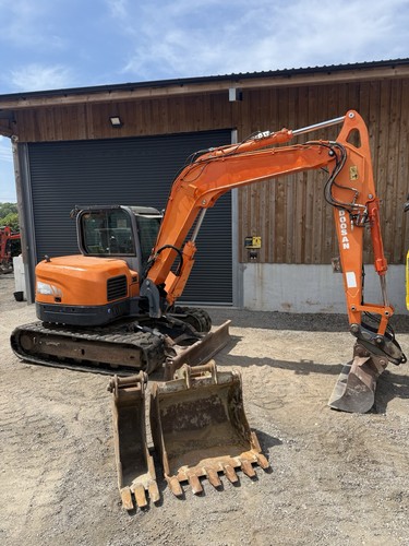 Doosan dx85 digger - doosan,