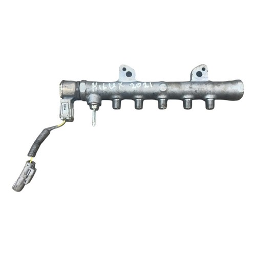 Toyota hilux fuel injector - toyota,