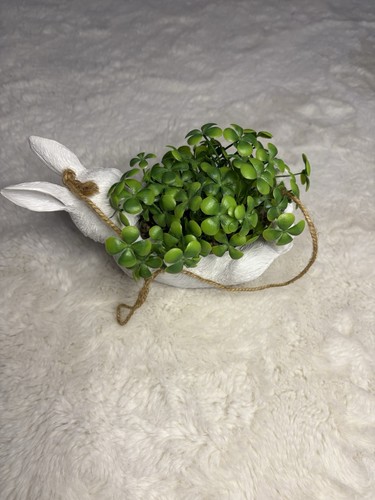 White bunny faux planter - white,