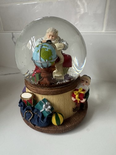 Large heavy musical snow - snow, globe