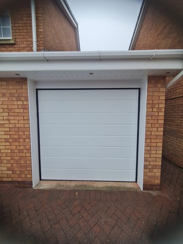 Rib insulated sectional - m-rib,
