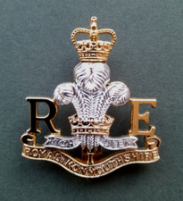 Royal Monmouthshire Royal Engineers in anodised cap/beret badge