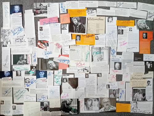 Job lot 100 autographs - 100, –