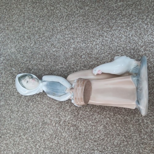 Lladro nao girl - lladro, with
