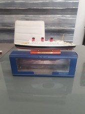 Queen Mary Cunard Ocean Liner Diecast Model 1/250 Scale. Atlas Editions
