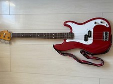 Fender P-Bass Red Model Safe