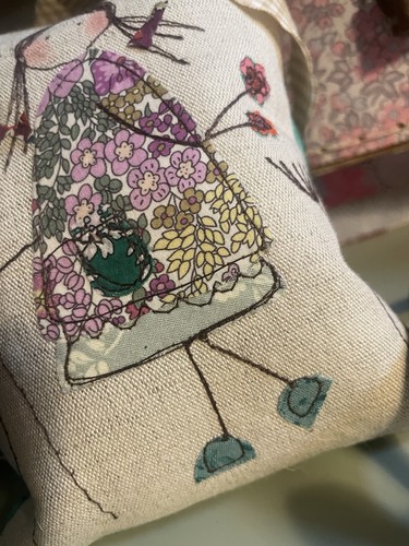 Applique lavender sachet - lavender,