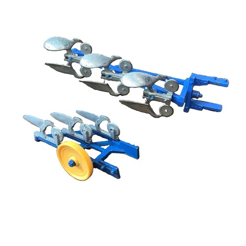 Britains farm ploughs - 1/, 32