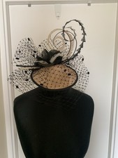 Vivien Sheriff Millinery | Fascinator | Comb | Net, Feather and Lace | BNIB