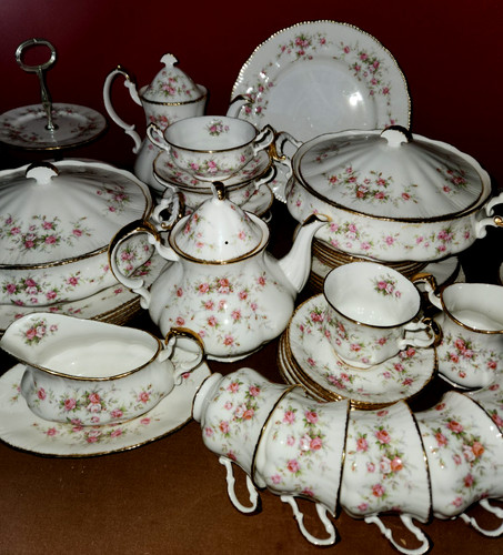 Royal albert paragon victoria - albert,
