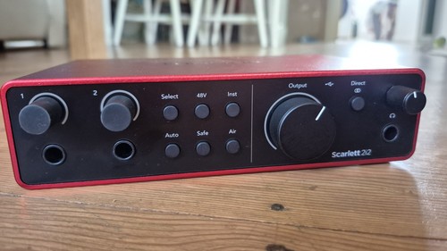 Focusrite scarlett 2i2 - scarlett, 4th