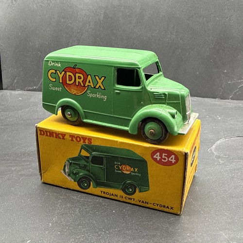 Dinky 454 trojan - 15cwt, van