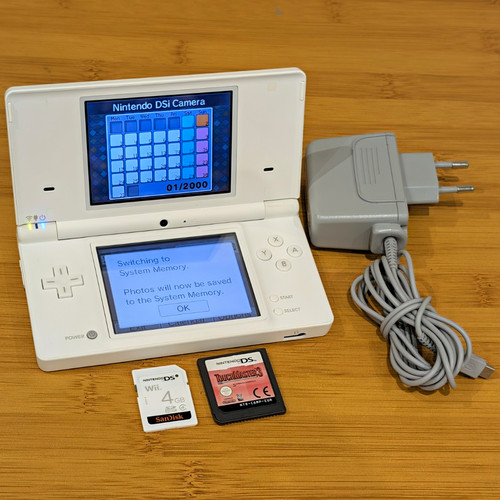 Nintendo dsi white handheld - nintendo,