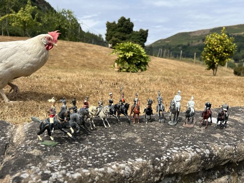 Vintage lead cavalry soldiers - lead,